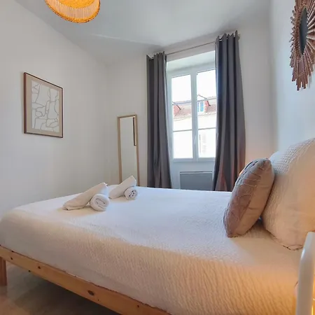 Appartement T3 2 Separees Proche Du Centre De *